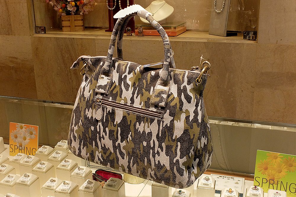 http://www.nomoto-tokeiten.jp/info/2015/02/05/20152005_bag_03.jpg