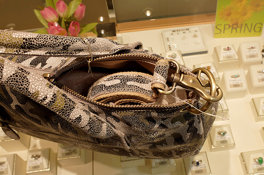 http://www.nomoto-tokeiten.jp/info/2015/02/05/20152005_bag_04.jpg
