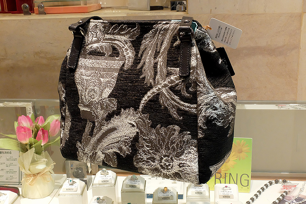 http://www.nomoto-tokeiten.jp/info/2015/02/05/20152005_bag_09.jpg