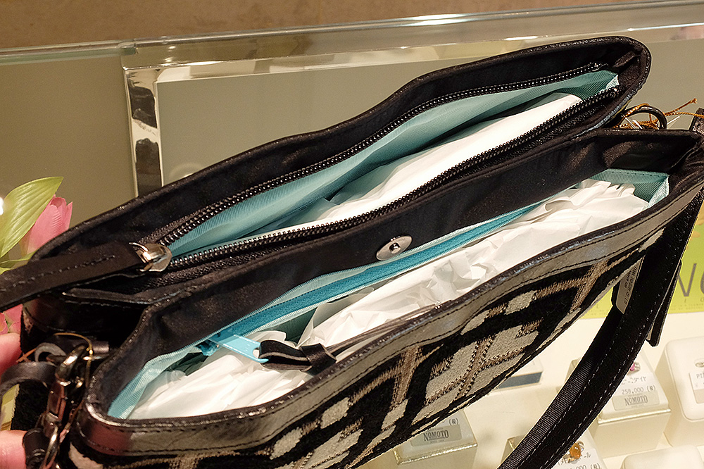http://www.nomoto-tokeiten.jp/info/2015/02/05/20152005_bag_13.jpg